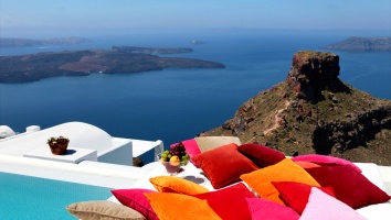 Conde Nast Johansens | Two Awards for Astra Suites in Santorini