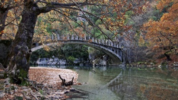 Voidomatis river: A walk along its crystal clear waters in the region of Epirus