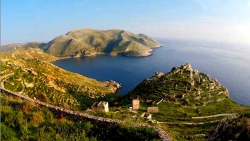 Road trip in Mani: the definition of authentic images of Greek natural beauty