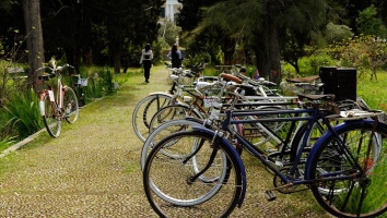 Poseidonion Grand Hotel: The round of Spetses island with the bicycle