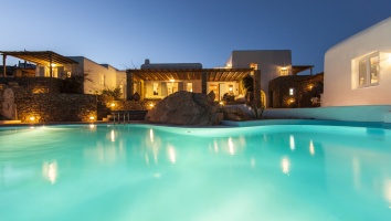 Enjoy a highly experiential stay at Villa Dolce Vita in Mykonos