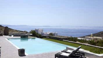 Diles & Rinies Villas: Affordable luxury in summery Tinos! 