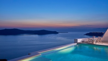 Astra Suites in Santorini receives one more European recognition!