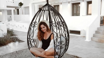 Mykonos looks more romantic than ever through the lens of the Viennese girl from Greece