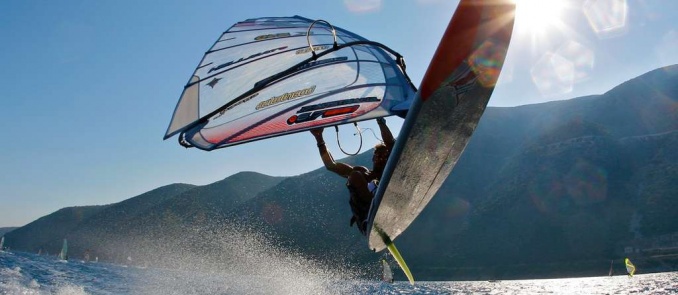 Freestyle Windsurf : A unique aquatic extravaganza 