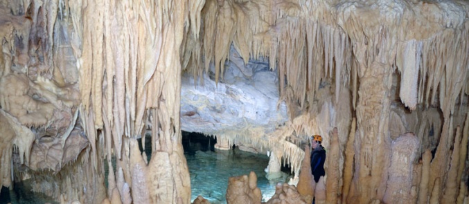 Σπήλαιο Διρού: Το ωραιότερο λιμναίο σπήλαιο του κόσμου βρίσκεται στη Μάνη