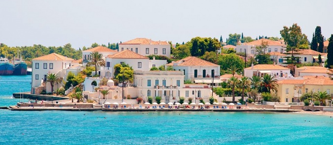 The top 3 spring destinations by the sea in Greece