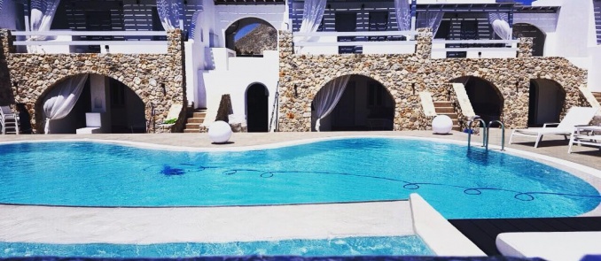 The top luxury travel blogger Kat Von B at Orabel Suites in Santorini