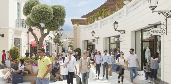 Discover the joy of shopping in Athens at McArthurGlen