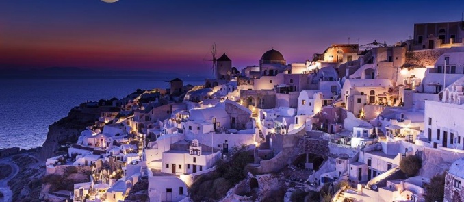 Where to enjoy the August full moon in Greece